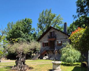 Außenansicht von Haus oder Chalet zum verkauf in Cabrillanes mit Heizung, Privatgarten und Terrasse