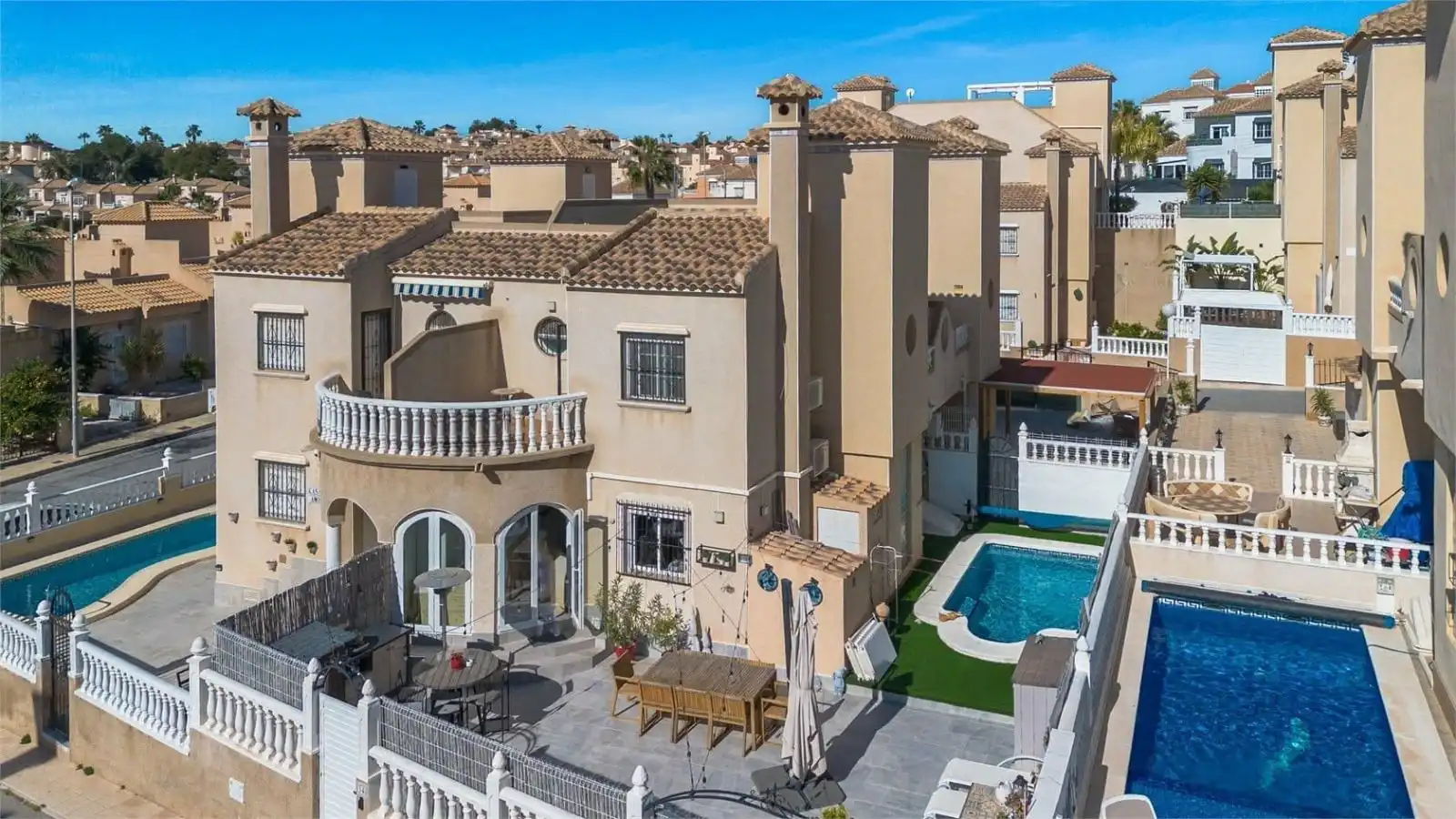 Vista exterior de Casa o chalet en venta en Orihuela con Aire acondicionado, Jardín privado y Terraza