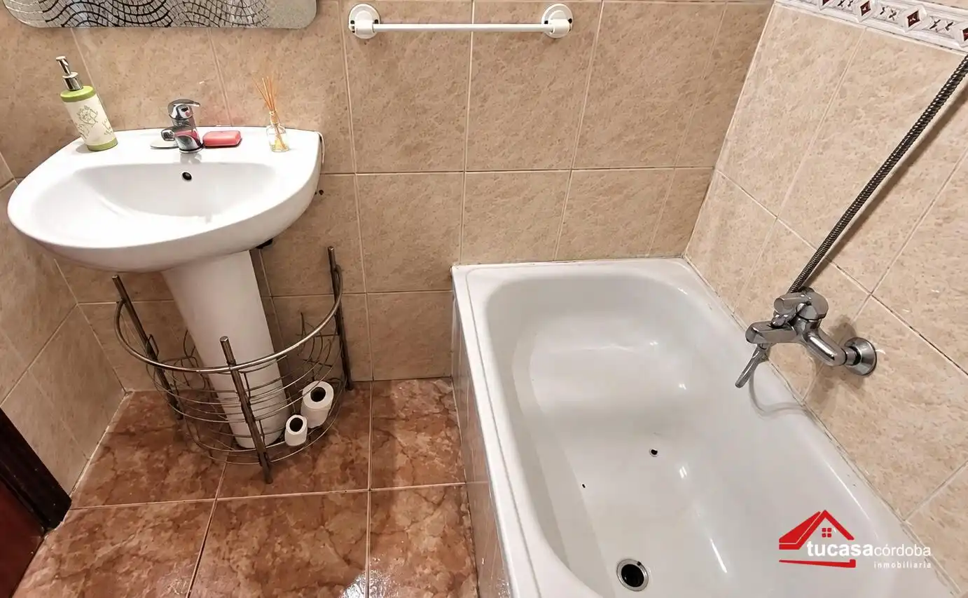 Bany de Pis en venda en Córdoba amb Terrassa