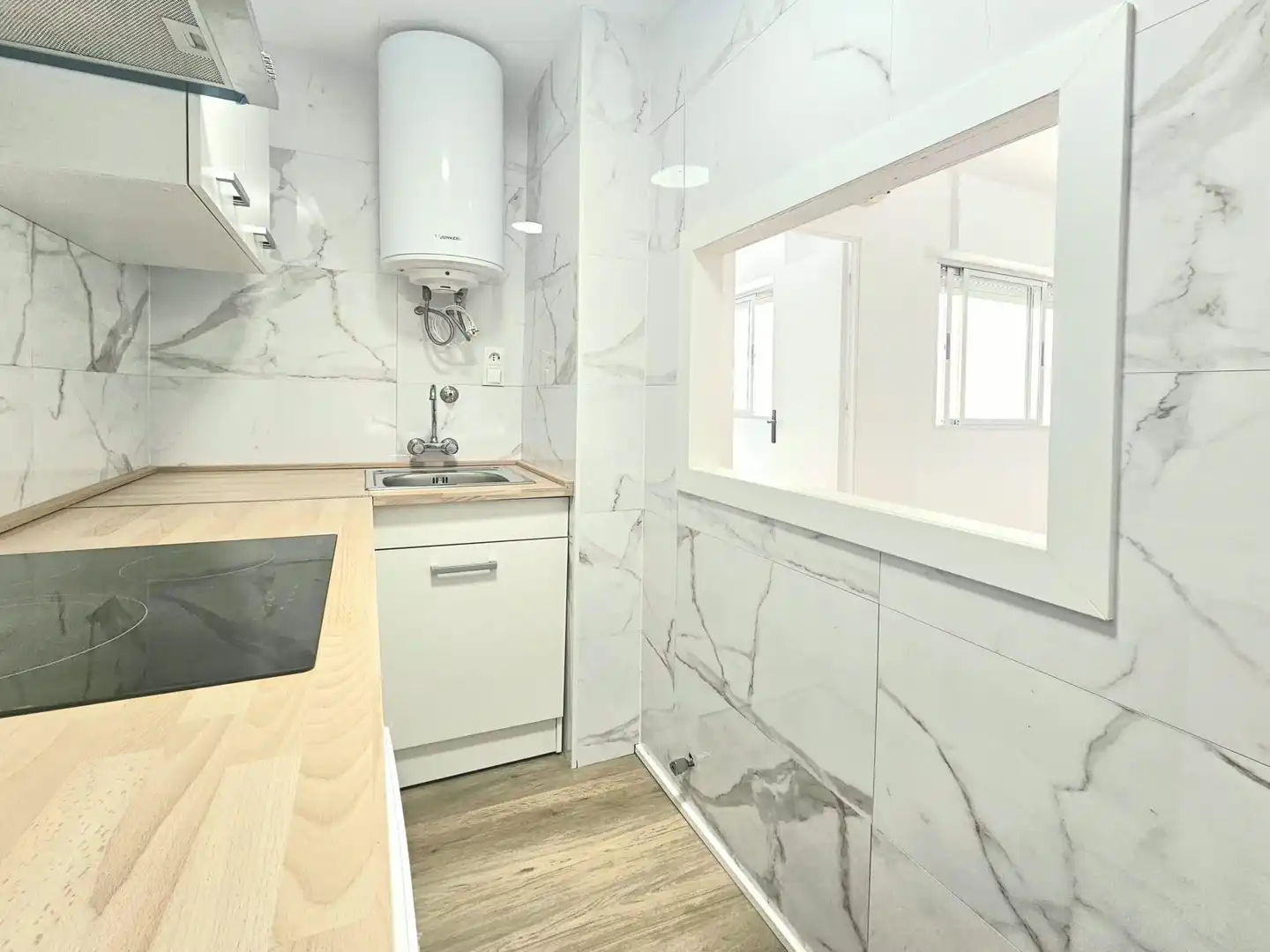 Cocina de Apartamento en venta en Torrevieja con Aire acondicionado