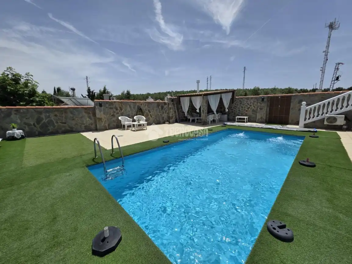 Piscina de Finca rústica en venda en Linares amb Aire condicionat, Traster i Piscina