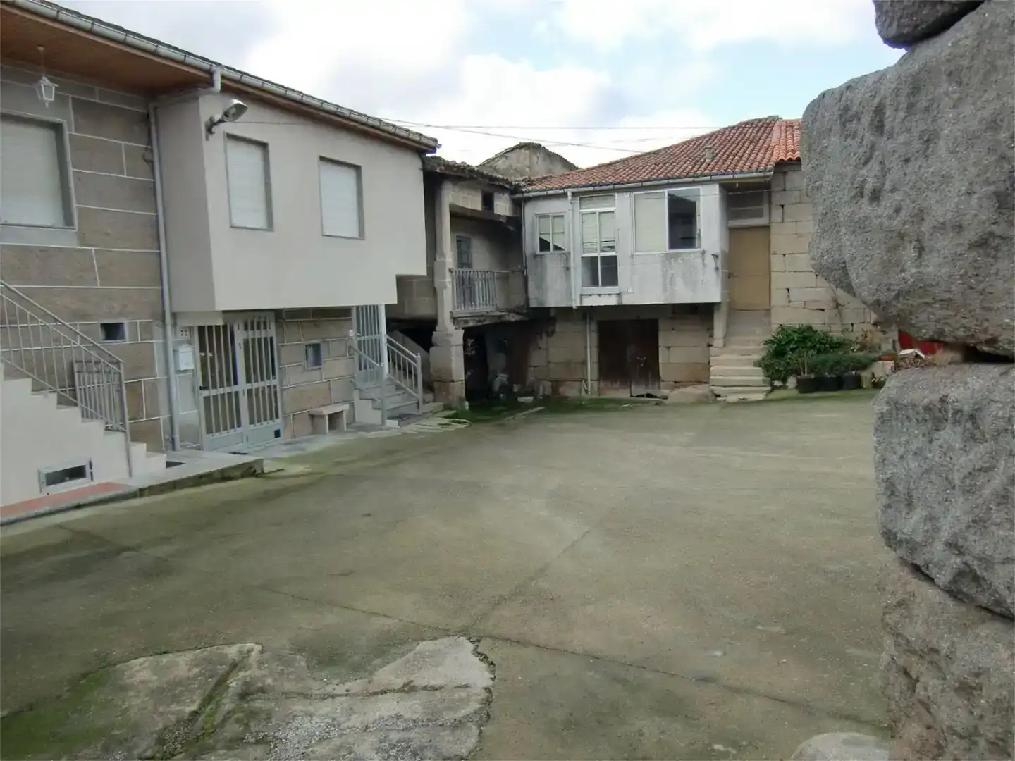 Vista exterior de Finca rústica en venda en Paderne de Allariz amb Balcó