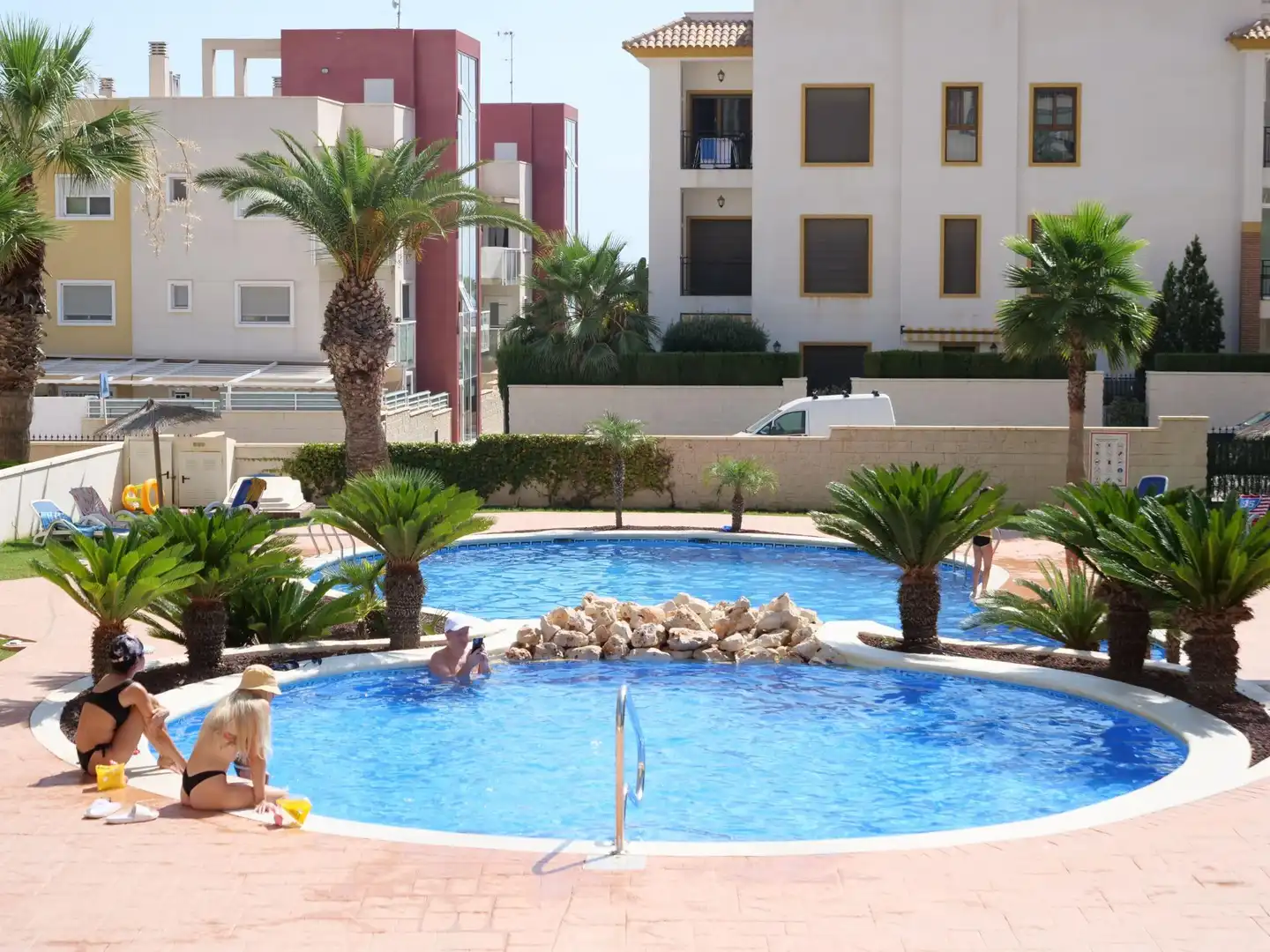 Piscina de Apartamento en venta en Guardamar del Segura con Aire acondicionado, Jardín privado y Terraza