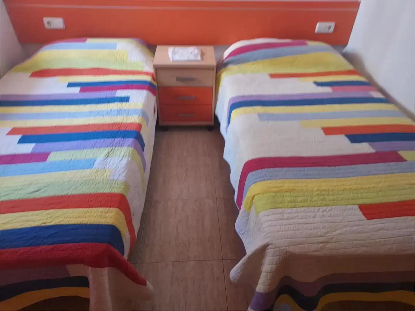 Dormitori de Apartament de lloguer en Orihuela amb Aire condicionat, Piscina i Balcó