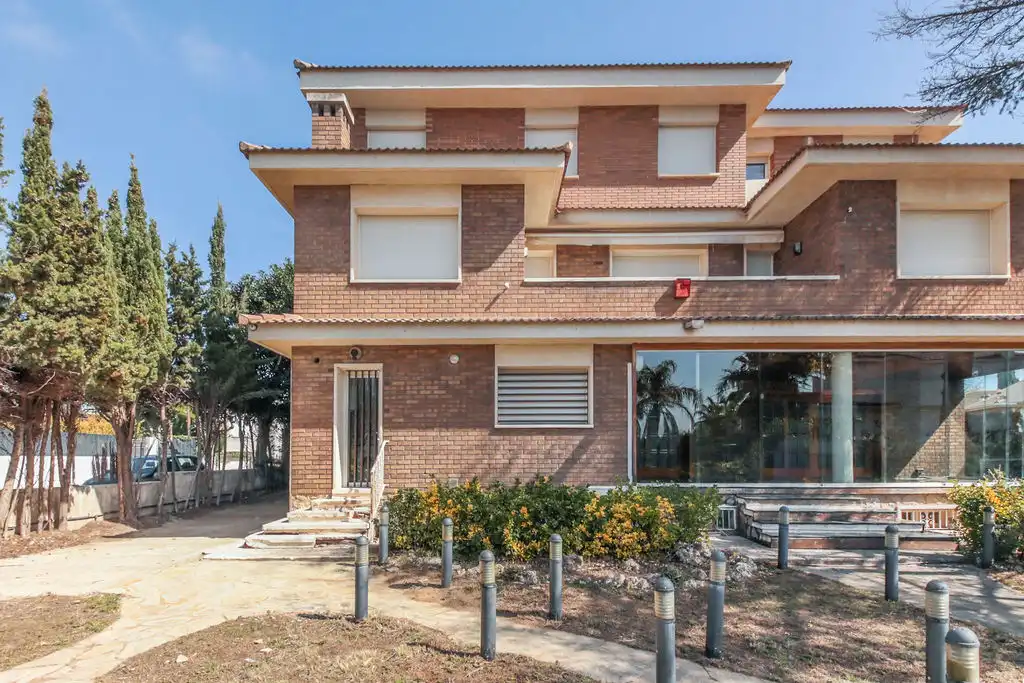 Vista exterior de Casa o xalet en venda en Cambrils amb Aire condicionat, Calefacció i Jardí privat