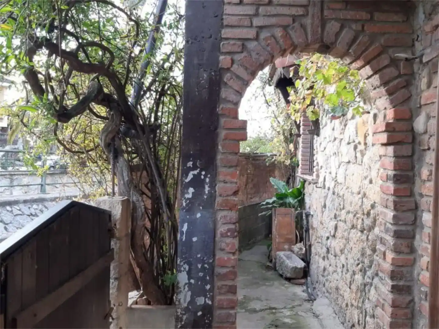 Casa adosada en venda en Riotuerto amb Balcó