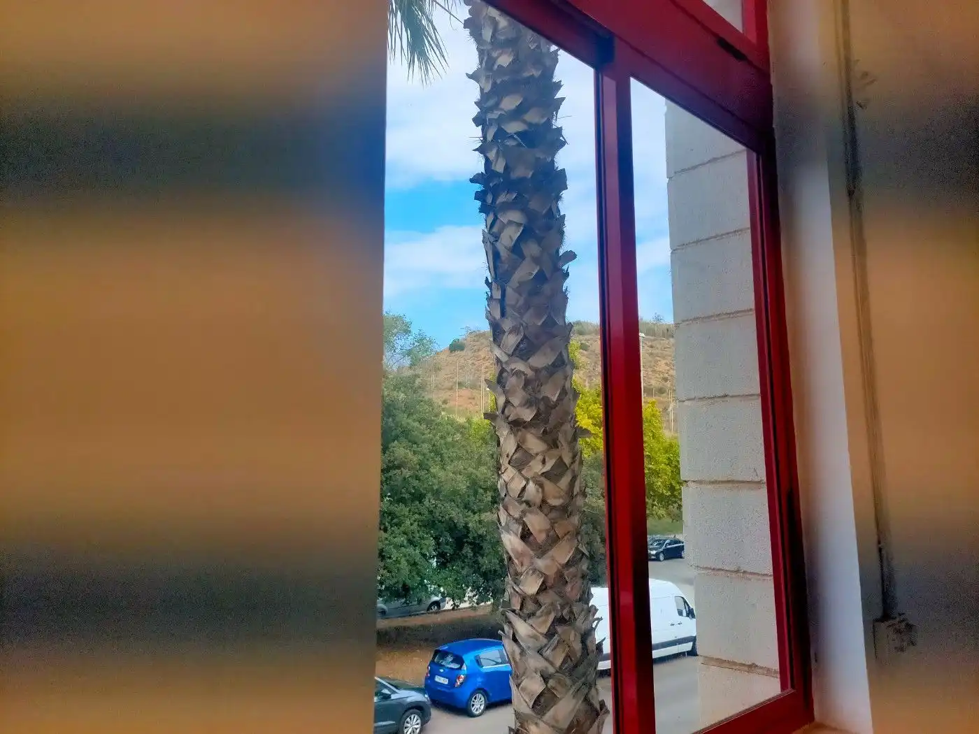 Außenansicht von Fabrikhallen zum Verkauf in Badalona mit Heizung