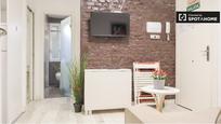 Living room of Flat to rent in  Madrid Capital  with Air Conditioner, Heating and Furnished