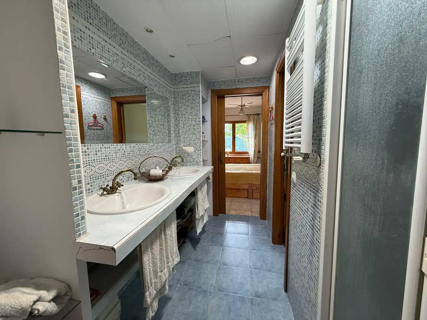 Baño de Casa o chalet en venta en Alcalá de Guadaira con Aire acondicionado, Calefacción y Jardín privado