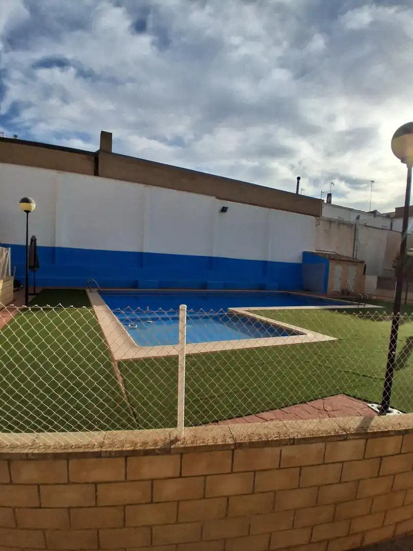 Piscina de Casa adosada en venda en Balazote amb Aire condicionat, Calefacció i Terrassa