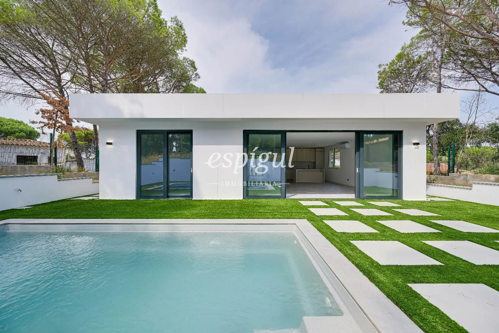 Piscina de Casa o xalet en venda en Llagostera amb Aire condicionat, Calefacció i Jardí privat