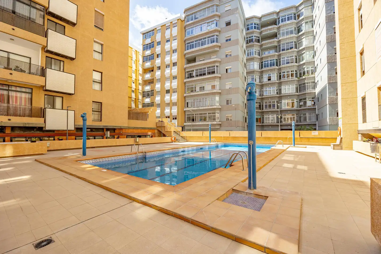 Piscina de Pis en venda en Las Palmas de Gran Canaria amb Traster i Balcó