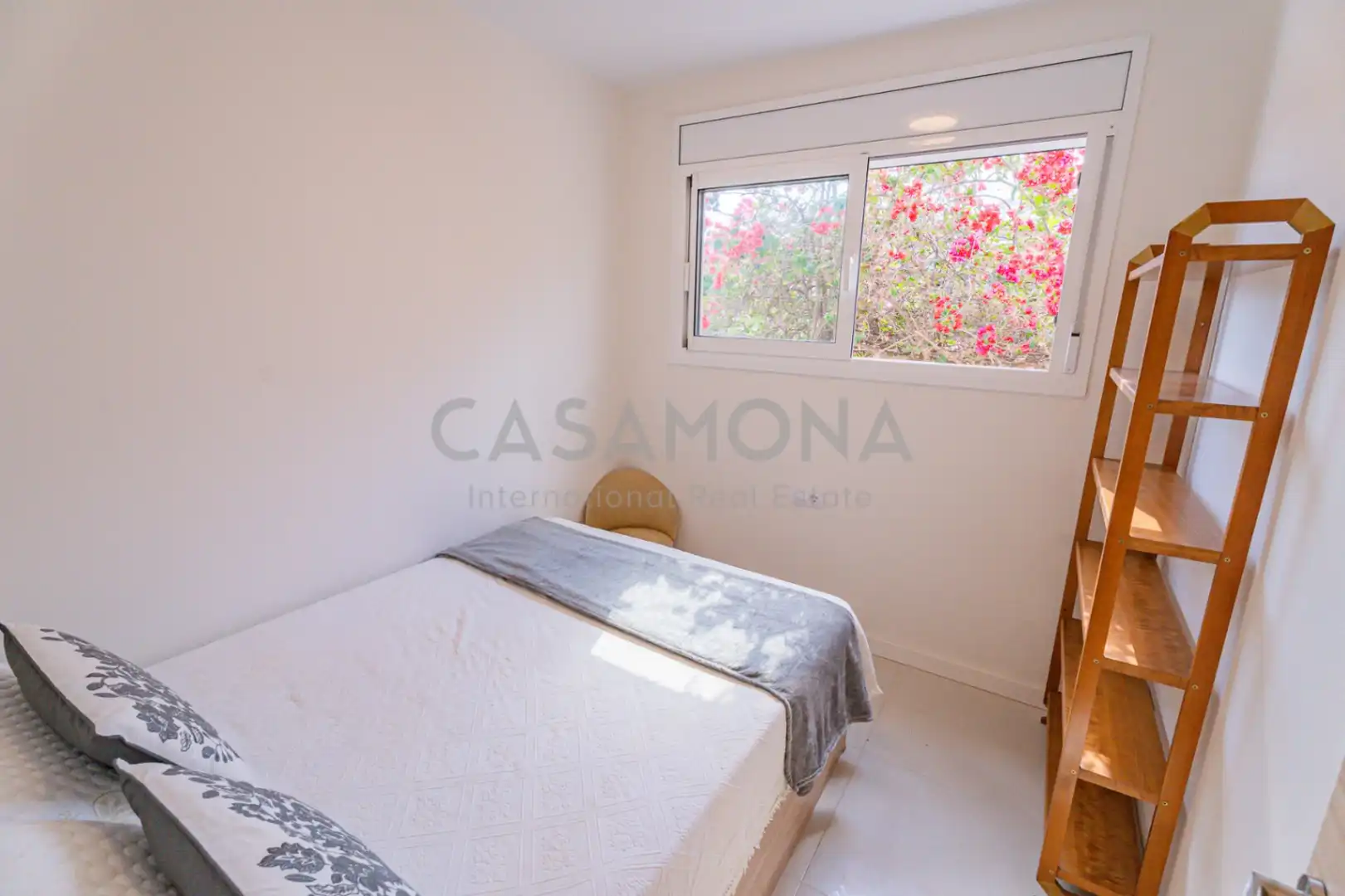Bedroom of Houses for rent to own in Barcelona  with Air Conditioner, Heating and Private garden