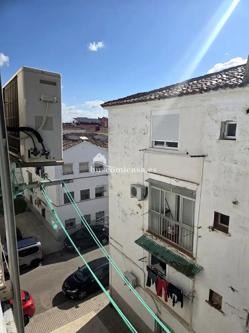 Vista exterior de Pis en venda en Jaén amb Balcó