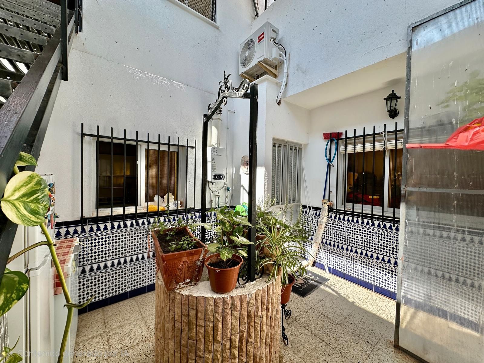 Exterior view of Single-family semi-detached for sale in Jerez de la Frontera  with Air Conditioner, Heating and Terrace