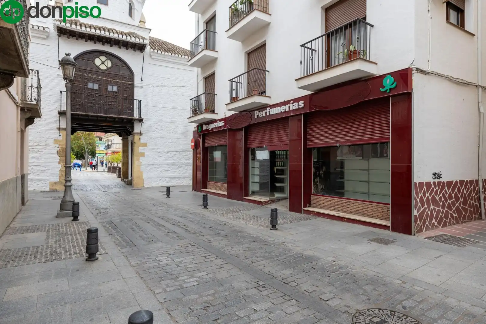 Locale commerciale in vendita a Calle RONDA GRANADA SUR 2
