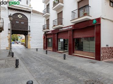 Local comercial en venda a Calle RONDA GRANADA SUR 2