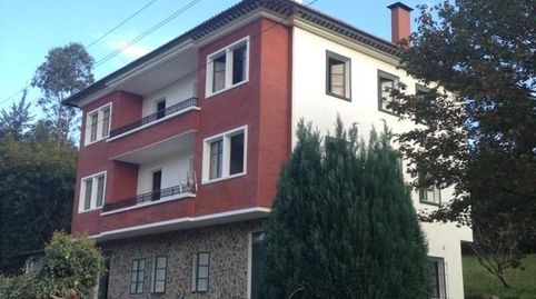 Este edificio se encuentra en Turces, A Coruña, dispone de 3 viviendas independientes, tiene una finca de 6000m² y parte de ella e, imagen 2