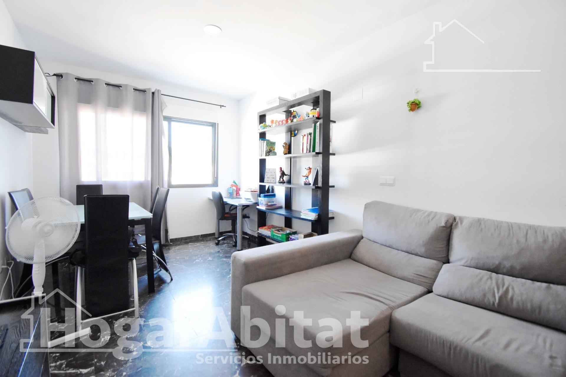 Sala d'estar de Àtic en venda en Potries amb Terrassa i Traster