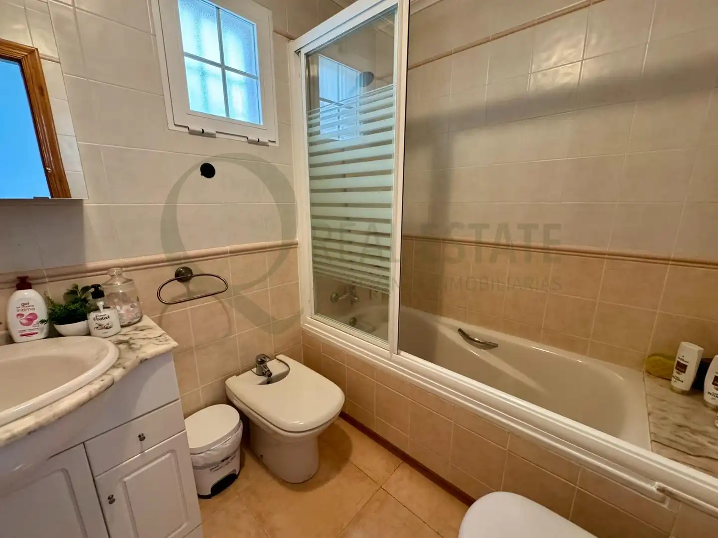 Baño de Casa o chalet en venta en Santa Pola con Aire acondicionado, Calefacción y Jardín privado