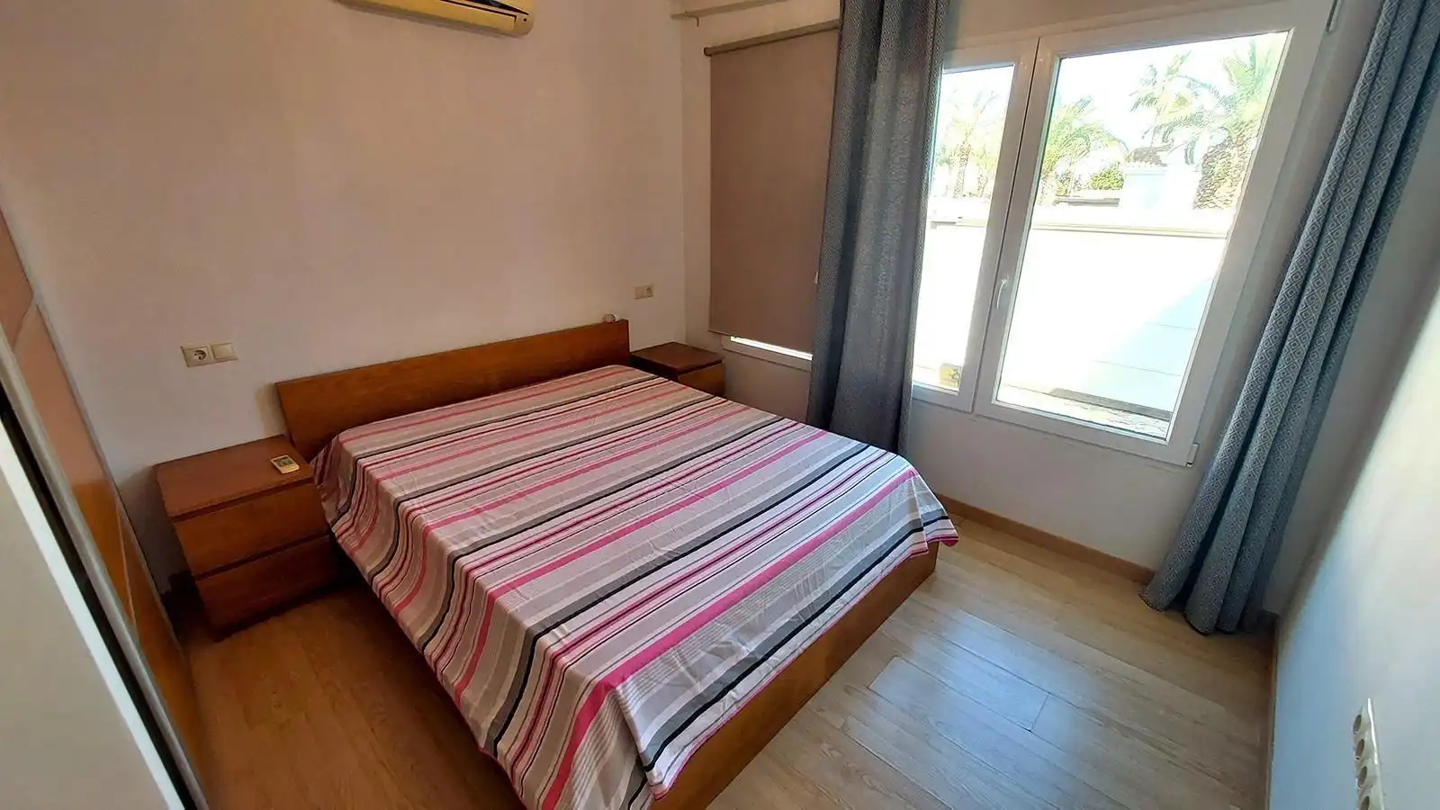 Dormitori de Casa o xalet en venda en Orihuela amb Aire condicionat, Calefacció i Jardí privat