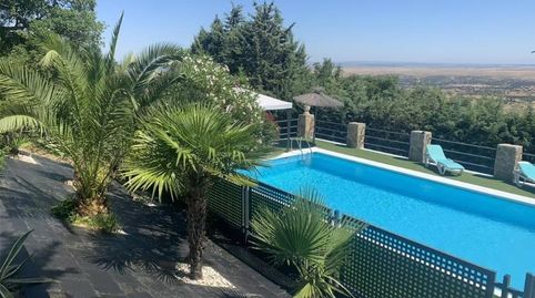 Enorme casa con piscina