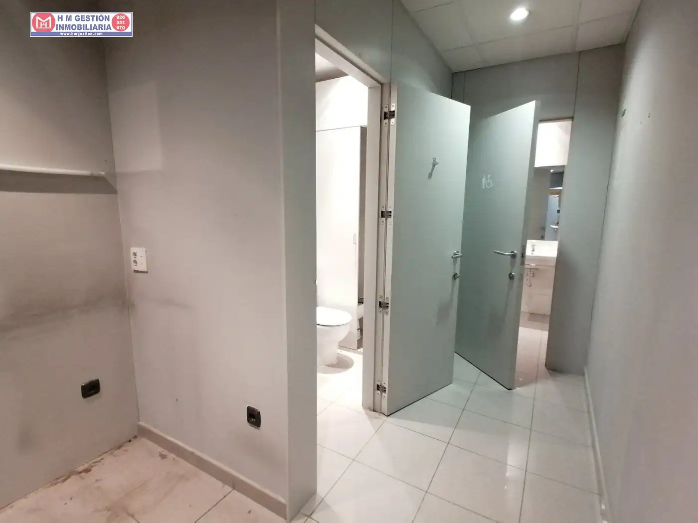 Baño de Local de alquiler en Herencia con Aire acondicionado