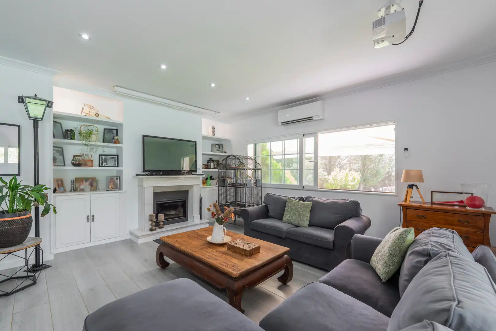 Sala de estar de Casa o chalet en venta en San Agustín del Guadalix con Aire acondicionado, Calefacción y Jardín privado