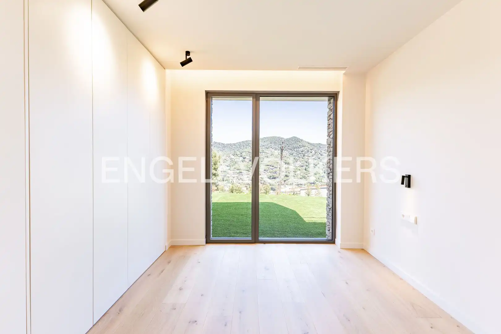 Bedroom of Houses for sale in Cabrils  with Heating, Private garden and Parquet flooring