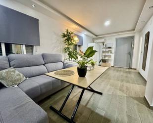 Living room of Flat for sale in  Sevilla Capital  with Air Conditioner