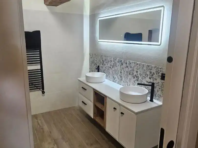 Bany de Pis en venda en Cillán amb Balcó