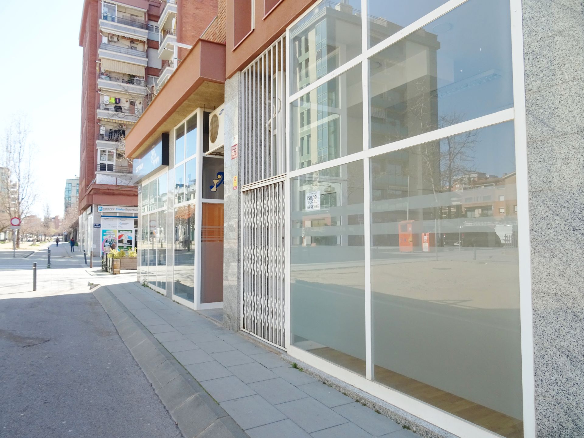 Vista exterior de Local de lloguer en Terrassa amb Parquet