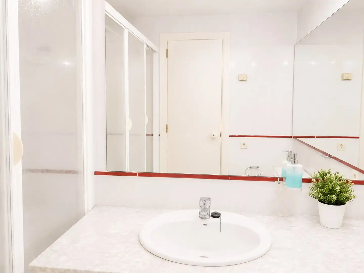 Bathroom of Detached homes for sale in Castell d'Aro, Platja d'Aro i s'Agaró  with Air Conditioner, Terrace and Swimming Pool