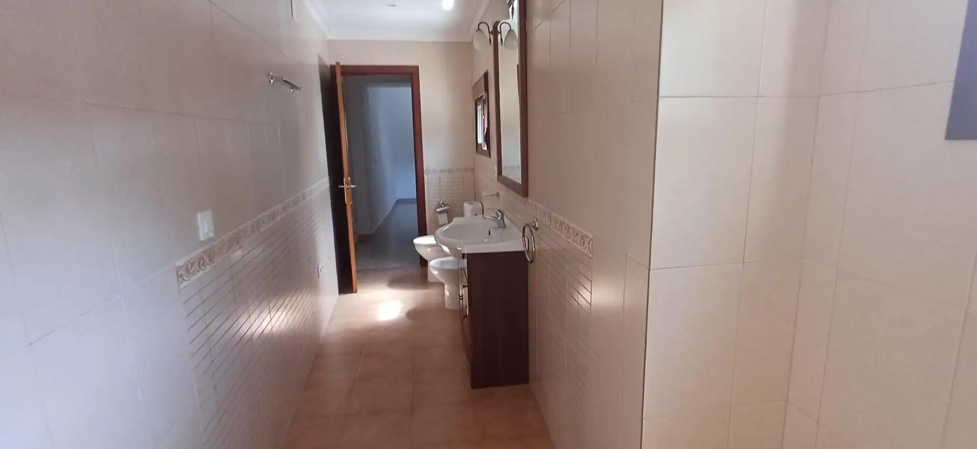 Bany de Casa o xalet en venda en Cheles amb Terrassa, Traster i Balcó