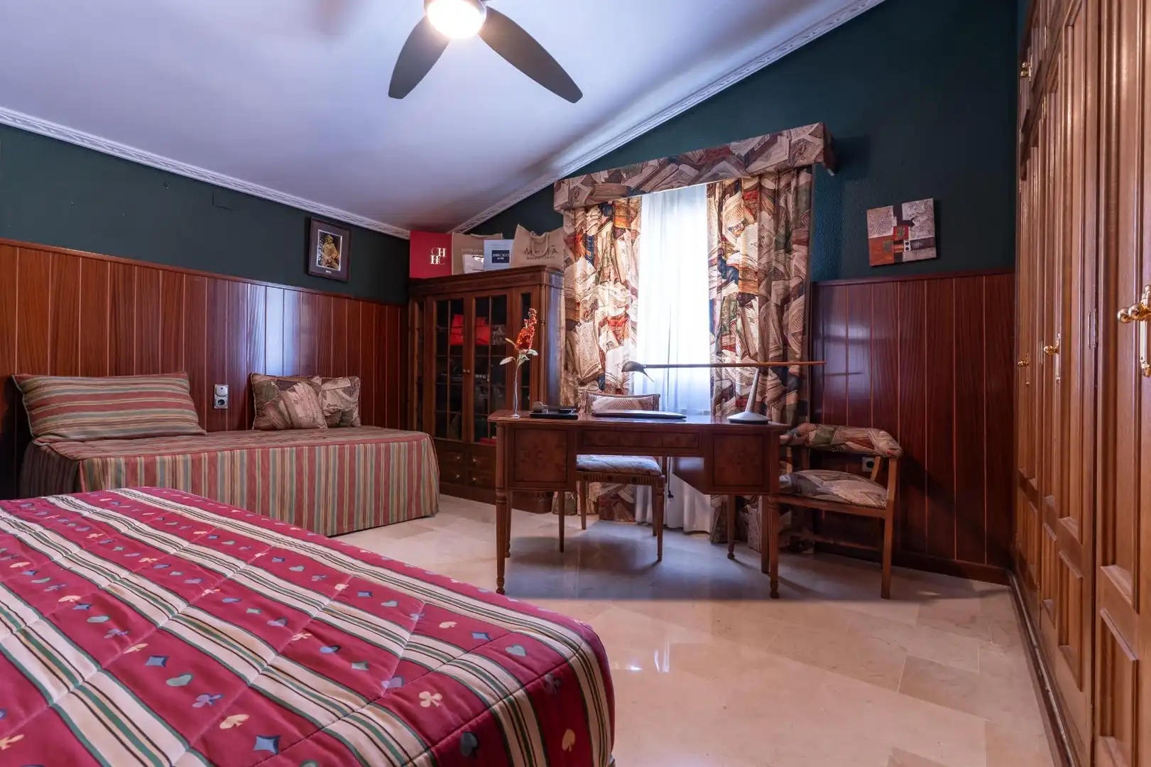 Habitación de Casa o chalet en venta en L'Eliana con Aire acondicionado, Calefacción y Jardín privado