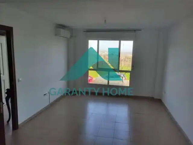 Wohnzimmer von Einfamilien-Reihenhaus zum Verkauf in Cáceres Capital mit Terrasse, Abstellraum und Möbliert