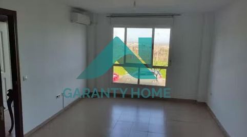 Foto 2 von Einfamilien-Reihenhaus zum Verkauf in Campus Universitario, Cáceres Capital