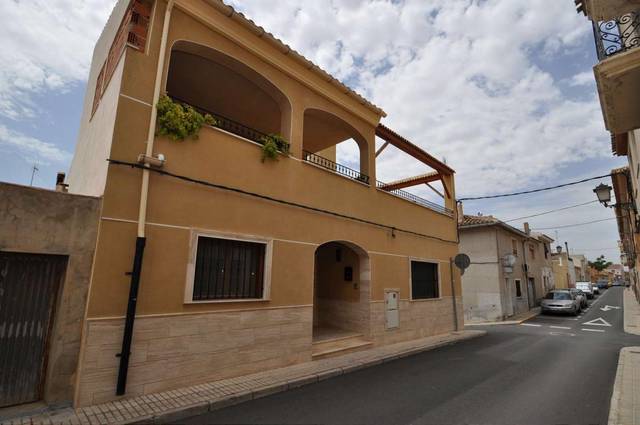Casa adosada en Venta en El Pinós / Pinoso