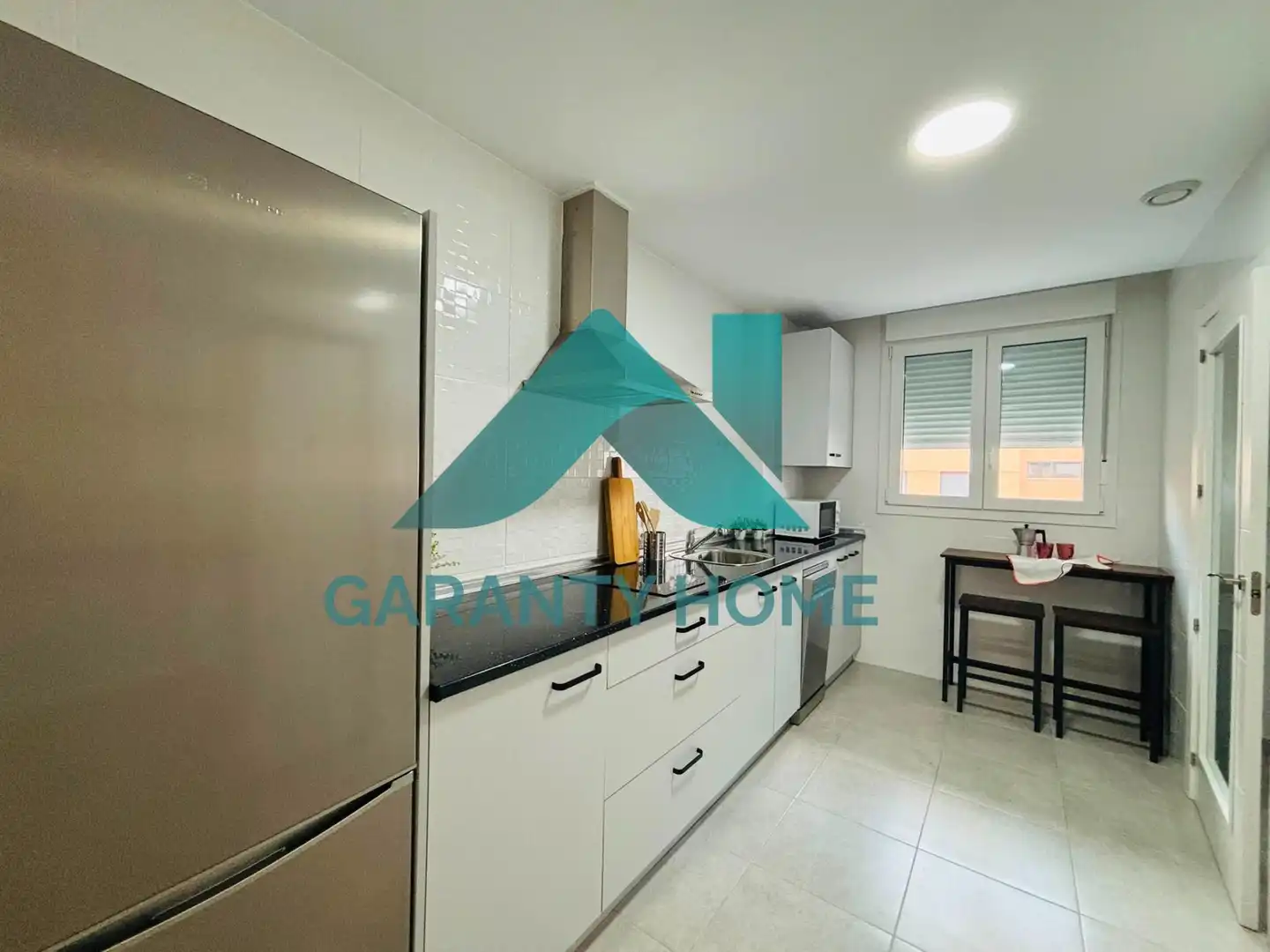 Cocina de Piso de alquiler en Cáceres con Amueblado y Piscina comunitaria