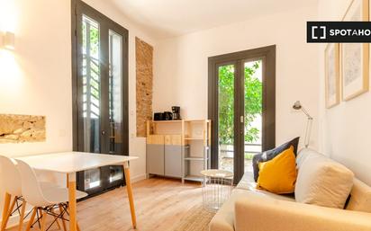 Living room of Flat to rent in  Barcelona Capital  with Air Conditioner, Heating and Furnished