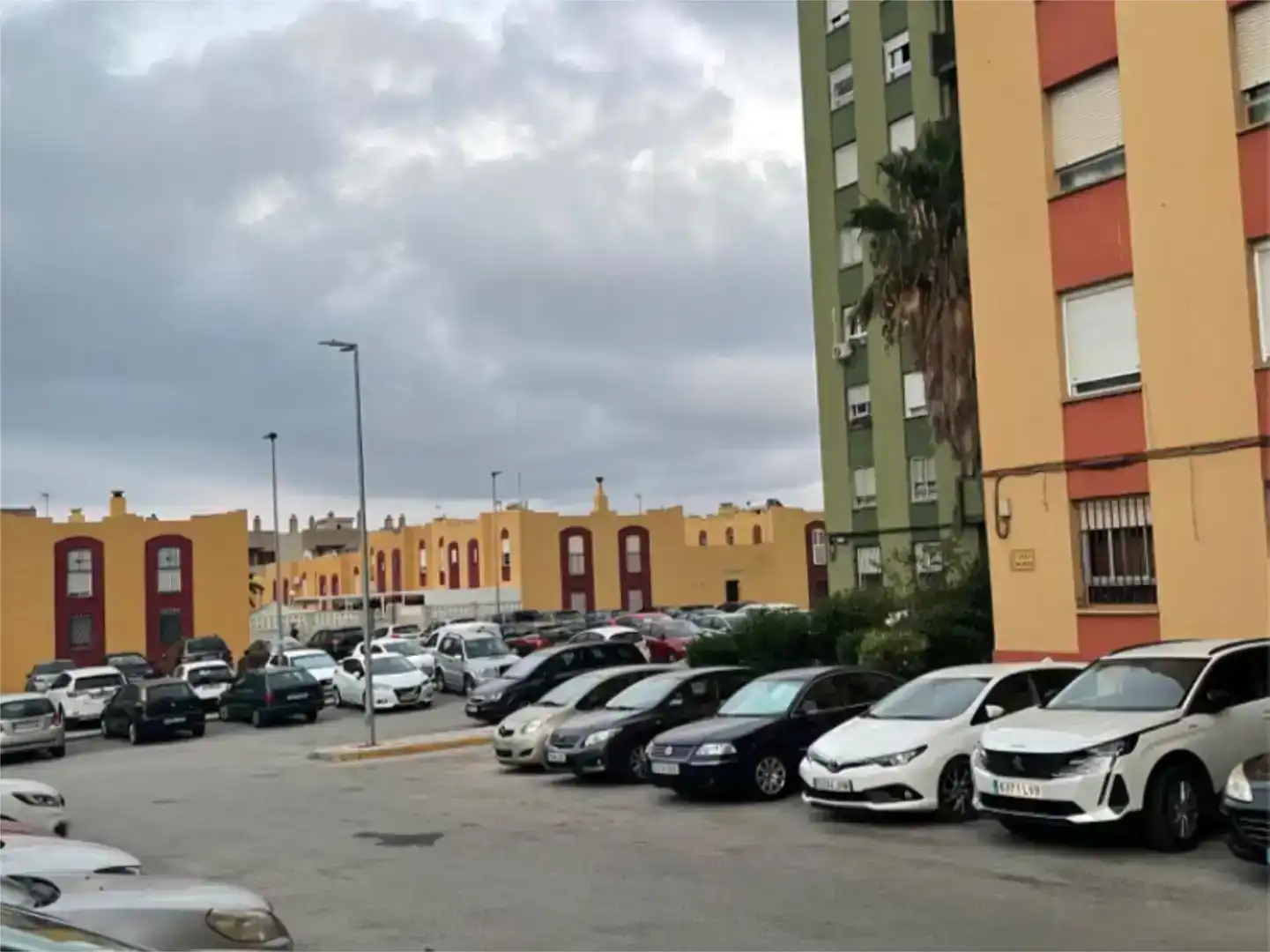 Parking de Apartamento en venta en Algeciras con Aire acondicionado, Parquet y Amueblado