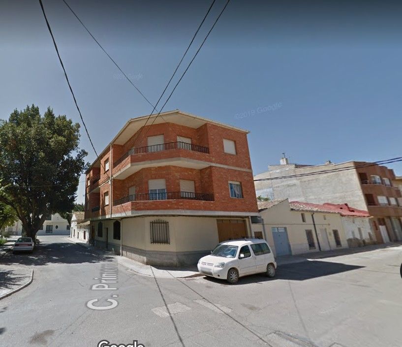 Vista exterior de Pis en venda en La Gineta amb Calefacció i Balcó