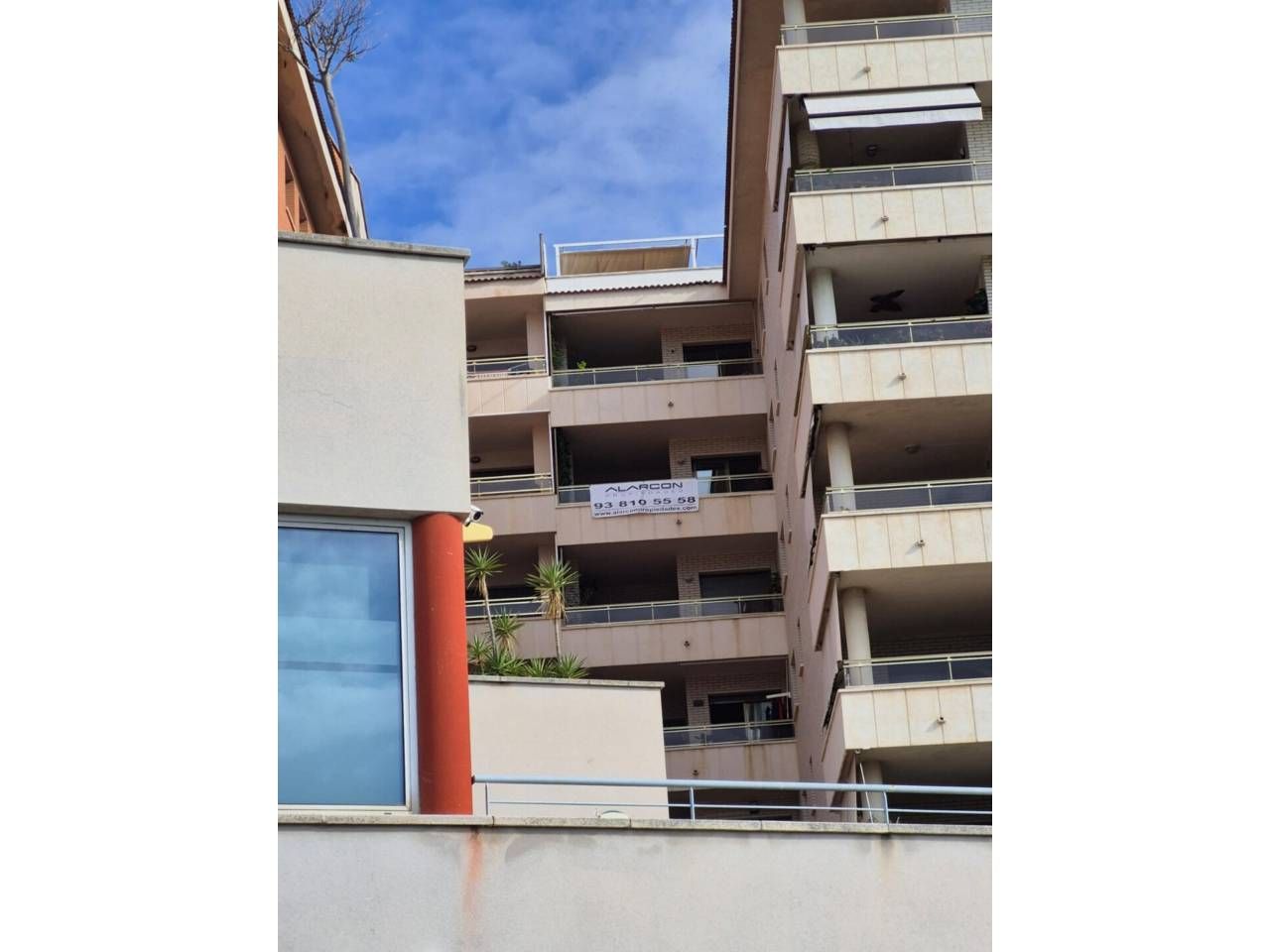 Vista exterior de Pis en venda en Vilanova i la Geltrú amb Aire condicionat i Terrassa