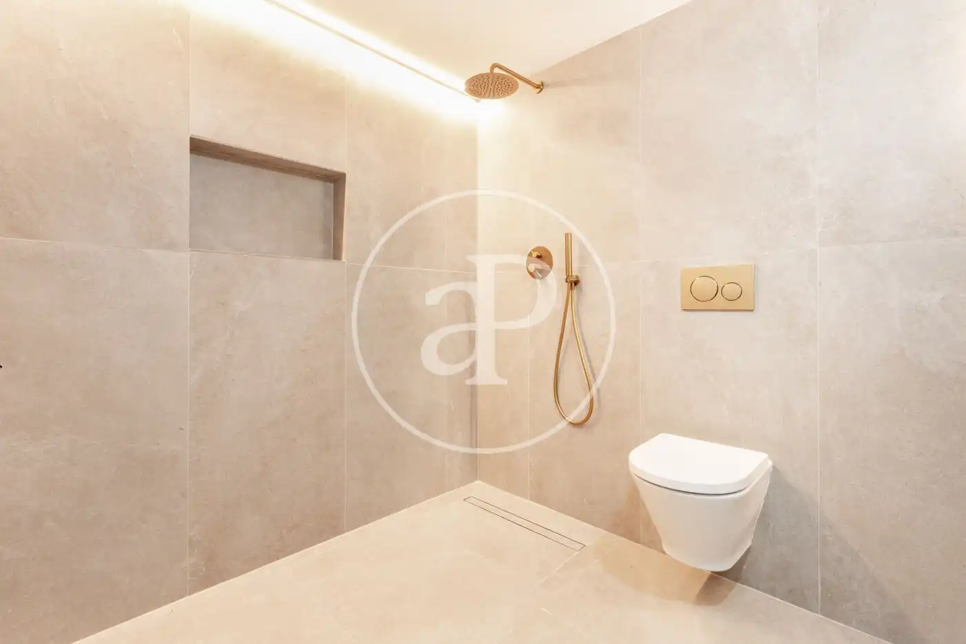 Baño de Piso en venta en Valencia con Aire acondicionado, Calefacción y Trastero