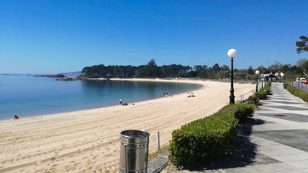 Vista exterior de Casa o xalet de lloguer en A Pobra do Caramiñal amb Jardí privat, Traster i Moblat
