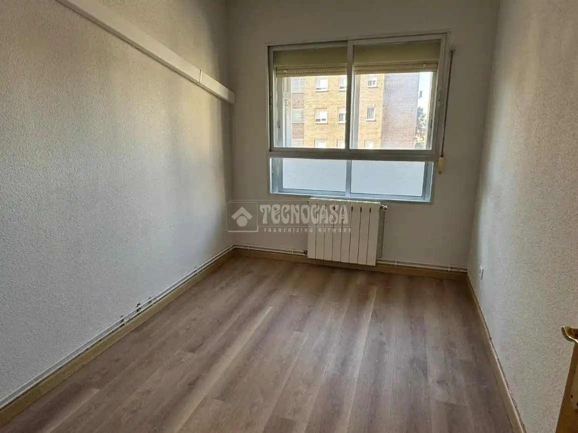 Bedroom of Flat for sale in Valdemoro  with Air Conditioner