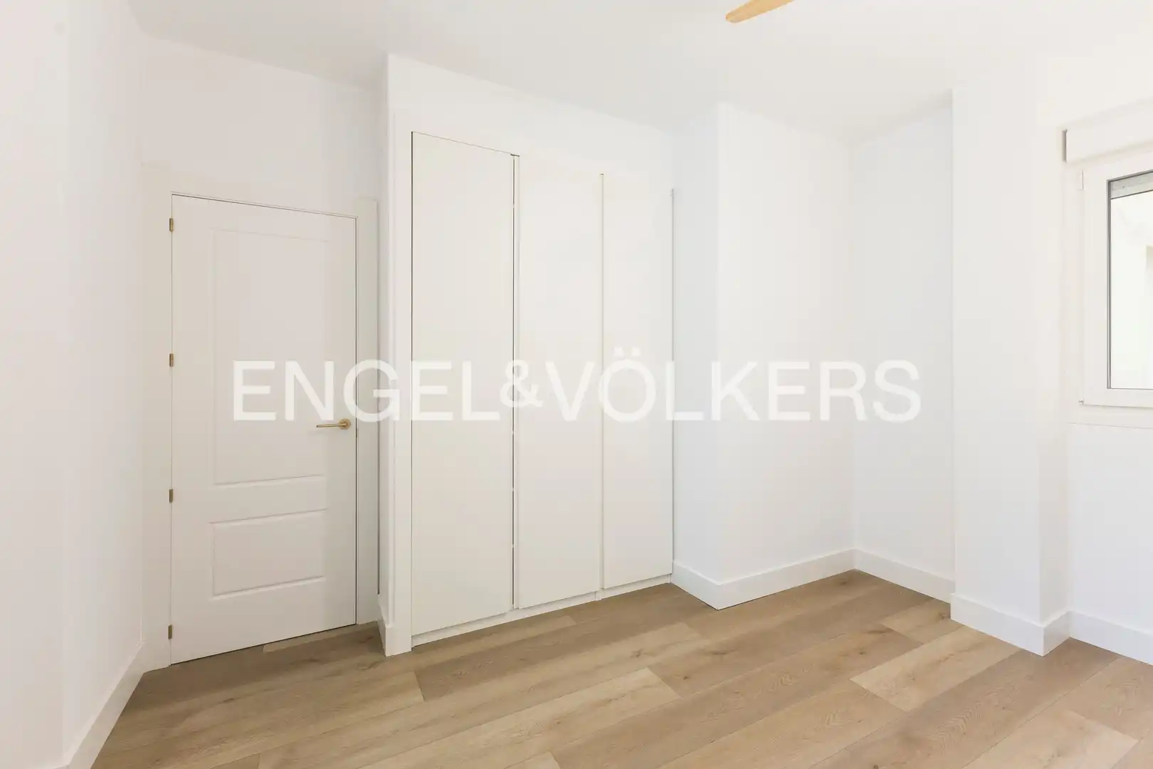 Schlafzimmer von Wohnung zur Miete in Madrid mit Klimaanlage und Heizung