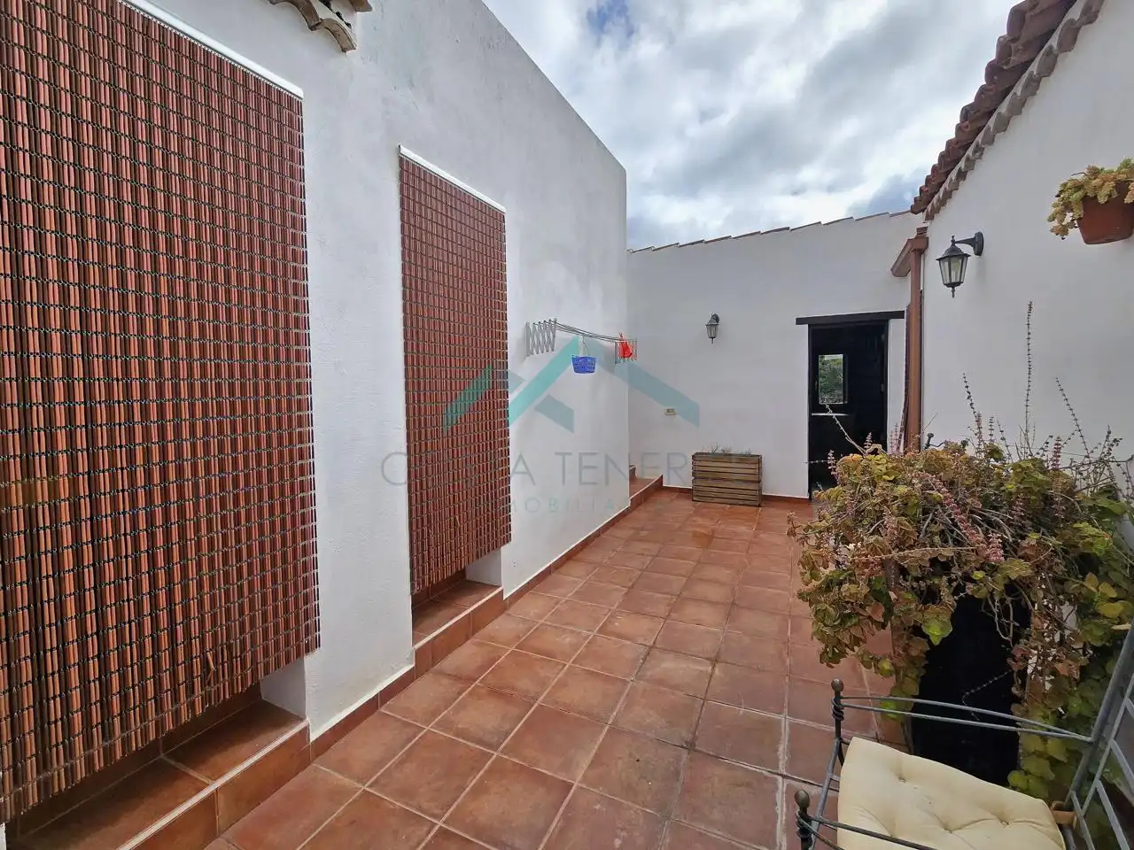 Terrassa de Finca rústica en venda en Guía de Isora amb Jardí privat i Moblat