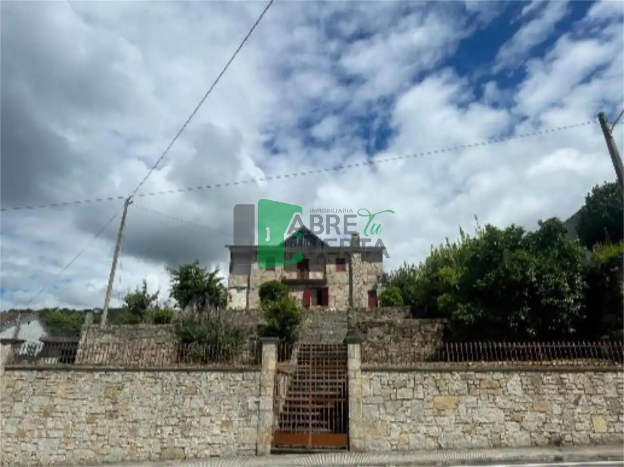 Vista exterior de Casa o xalet en venda en Ribadavia amb Calefacció, Jardí privat i Terrassa