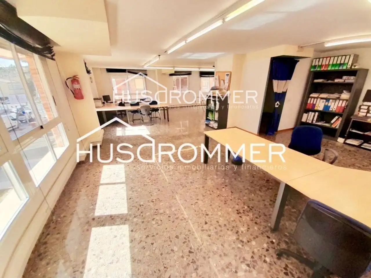 Büro zur Miete in Francesc Tàrrega, Piscinas